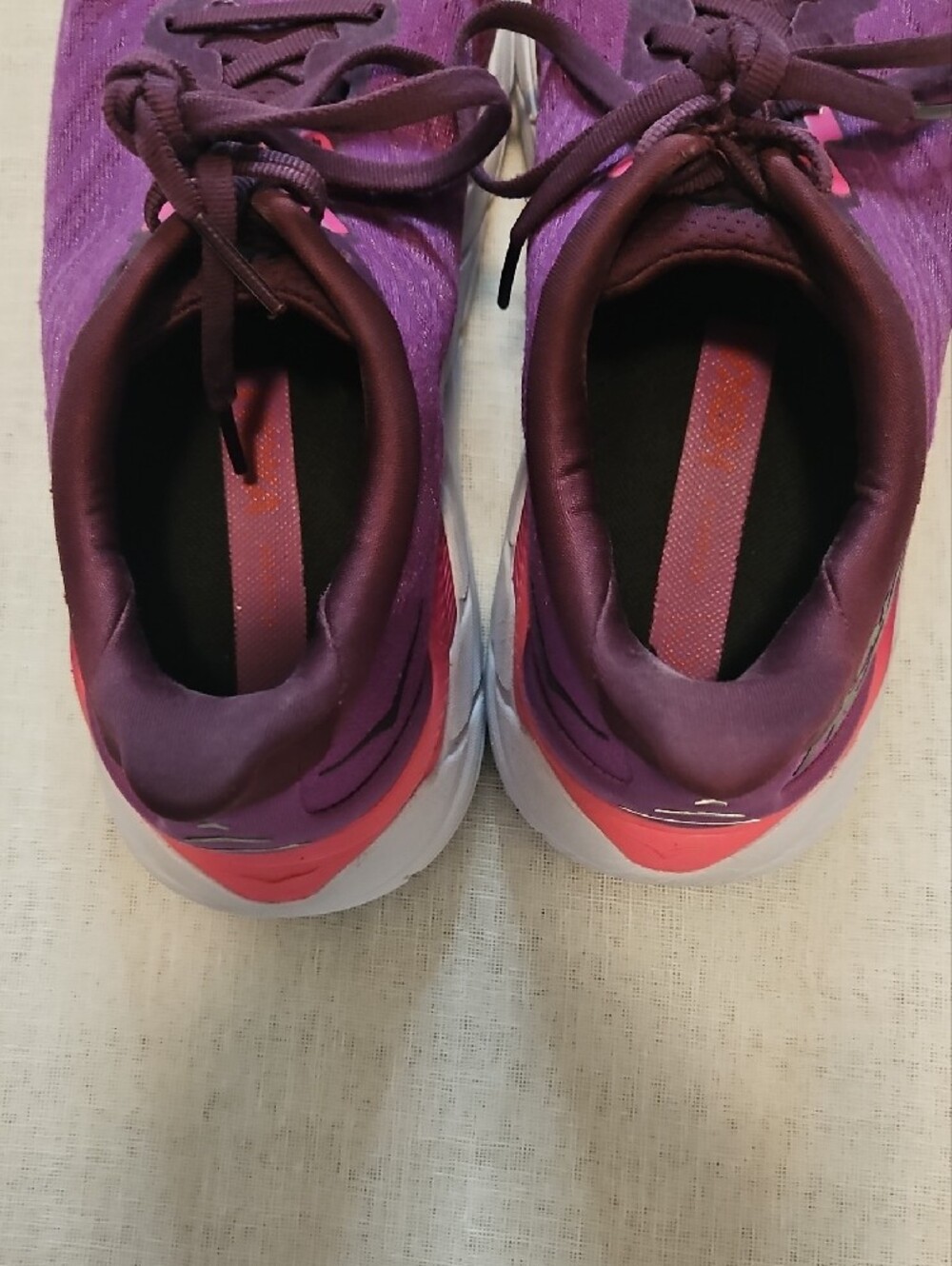 Hoka Women's Plum and Pink ARAHI 6 Running Sneakers - Picture 3 of 7